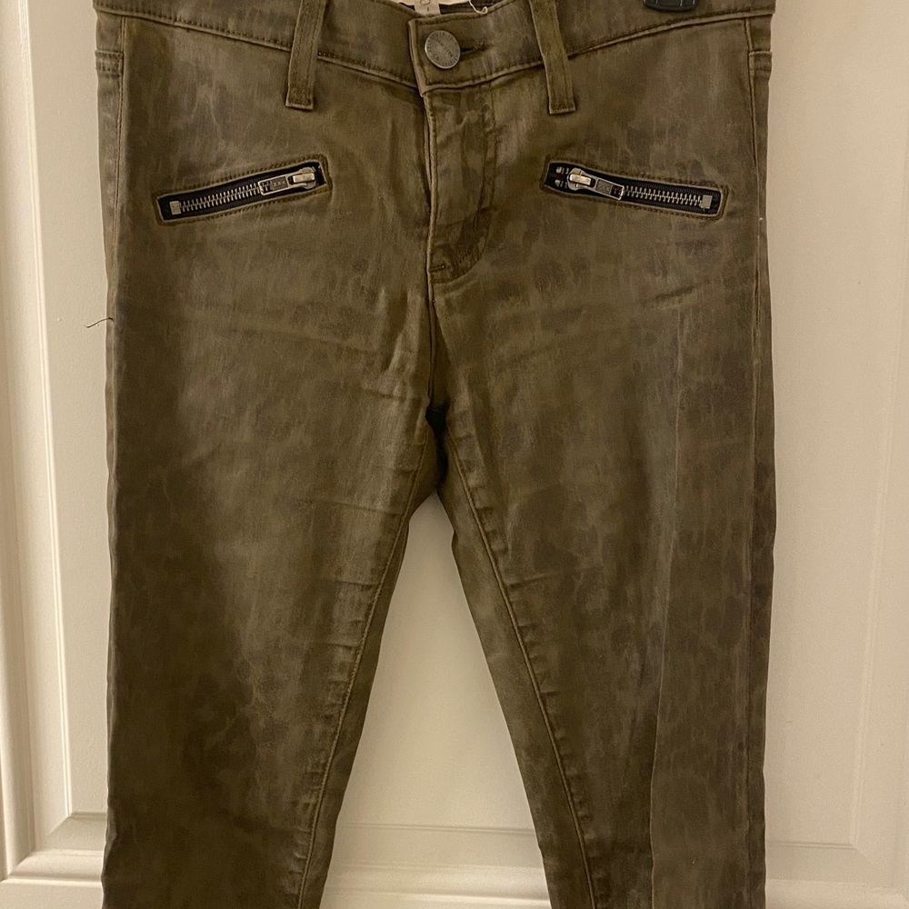 Current Elliot jeans.